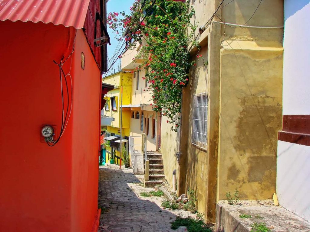 Hoe kom je van Antigua naar Flores, Guatemala?