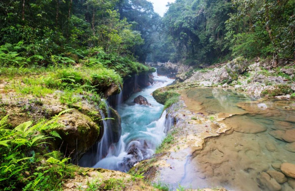 Hoe kom je van Antigua naar Lanquín, Guatemala?