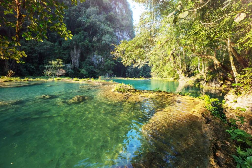 Hoe kom je van Antigua naar Lanquín, Guatemala?