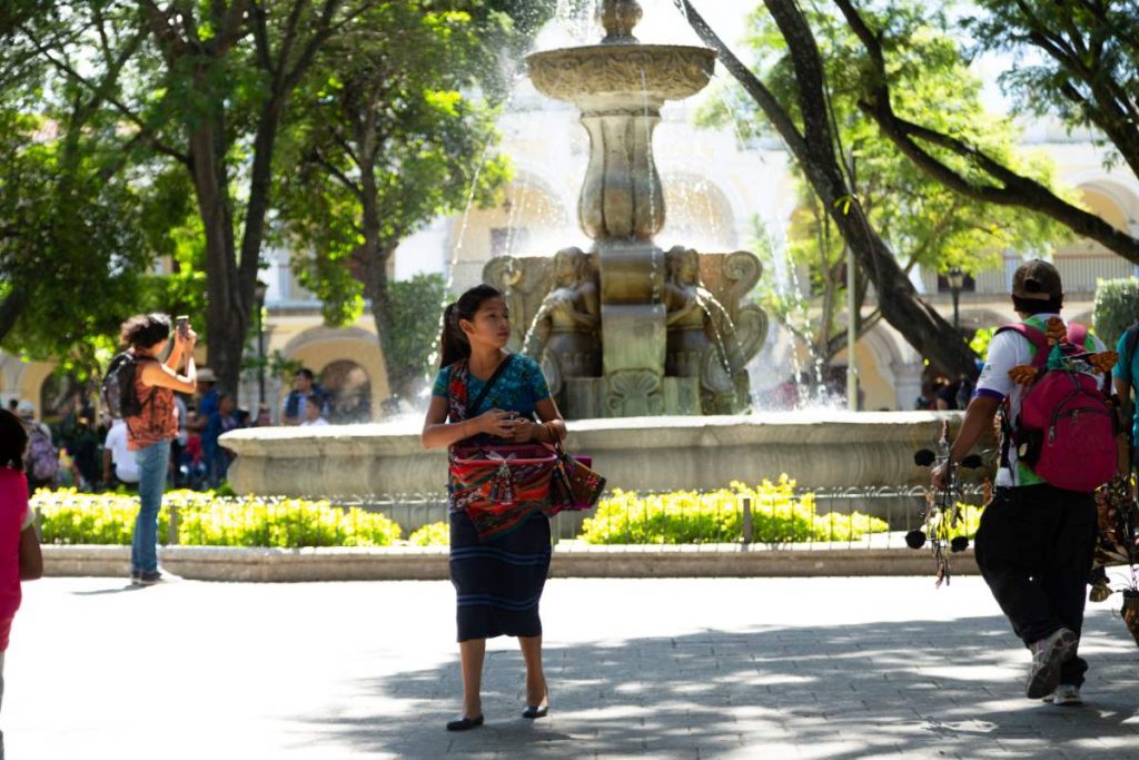 Hoe kom je van Guatemala Stad naar Antigua, Guatemala?