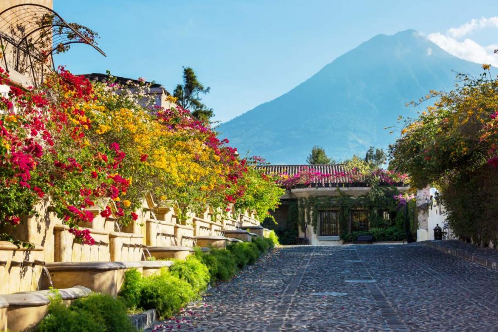 Hoe kom je van Guatemala Stad naar Antigua, Guatemala?