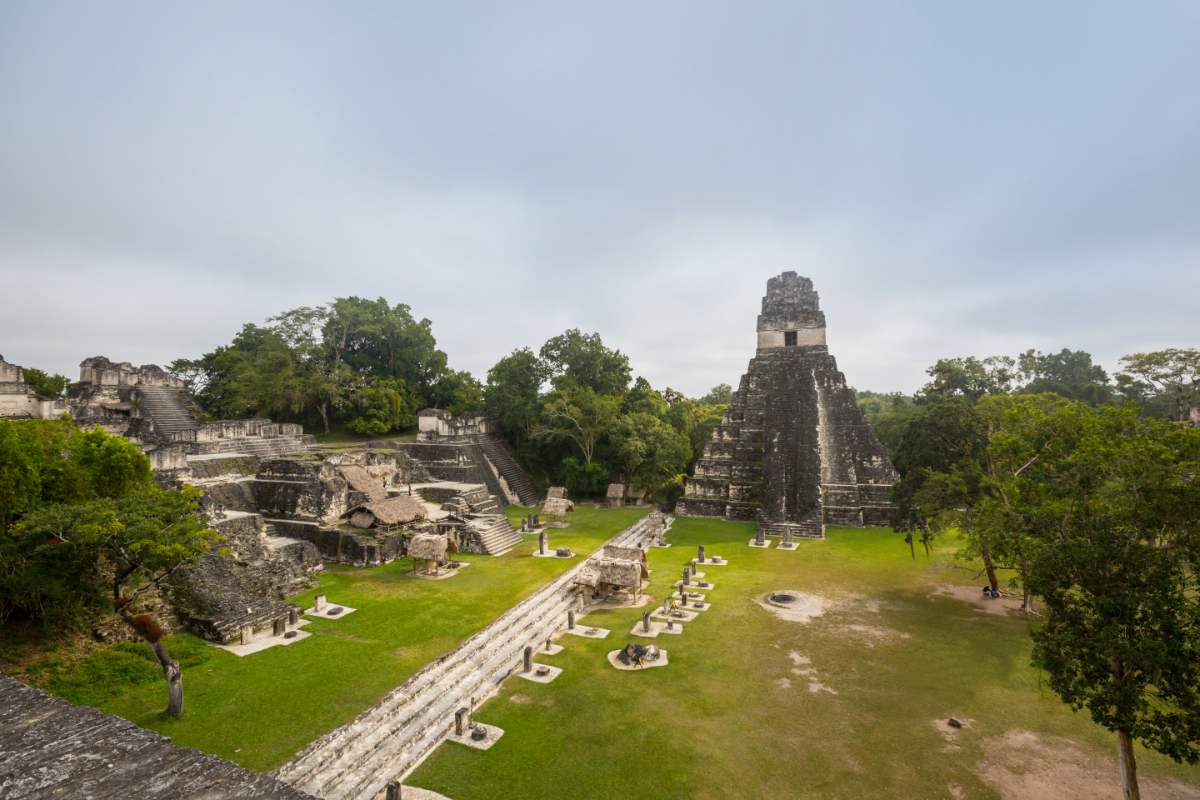 Hoe kom je van Guatemala Stad naar Flores, Guatemala?