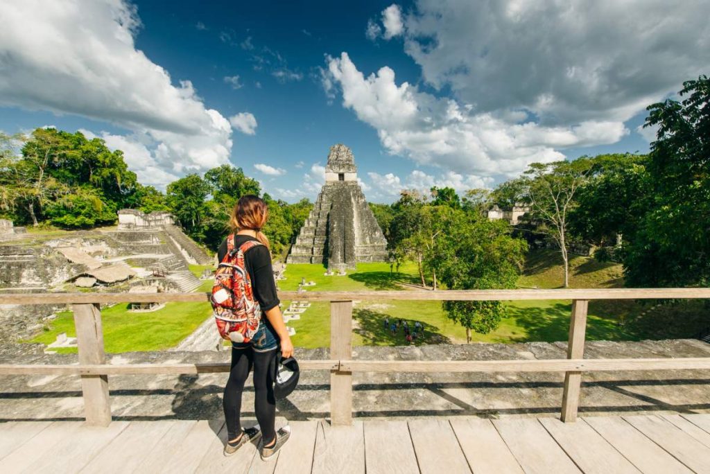 Guatemala Stad naar Tikal