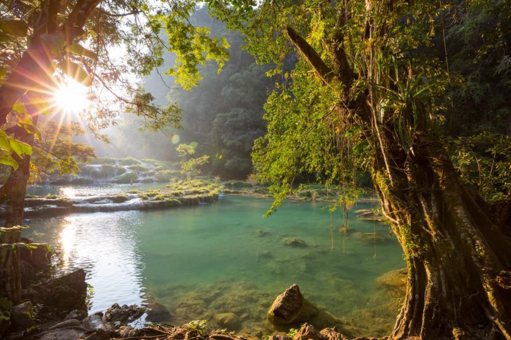 Wie kommt man von Flores nach Lanquín, Guatemala?