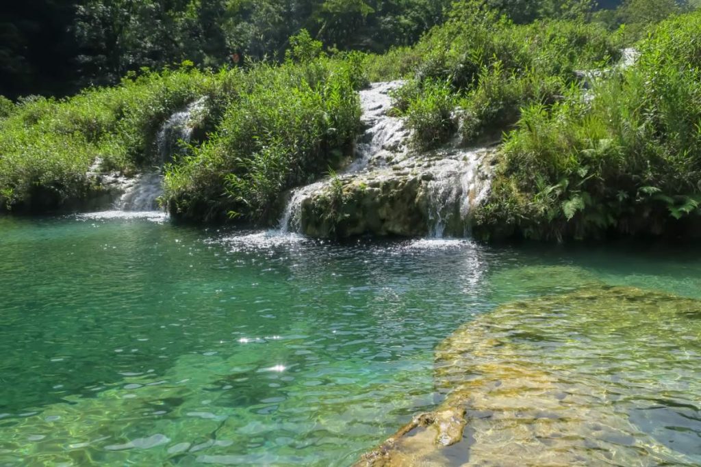 Hoe kom je van Flores naar Lanquín, Guatemala3?